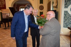 1258th Liszt Evening, Silesian Piast Dynasty Castle in Brzeg 2nd Sep 2017.<br> Thanking the retiring Pawel Kozerski, Director of the Silesian Piast Museum, for 27-year-long cooperation and assistance in realising Liszt Evenings. Photo by Krystian Lawreniuk